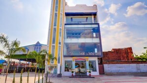 Mặt tiền nơi lưu trú