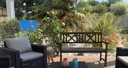 ** Alojamiento y desayuno en una villa tranquila **