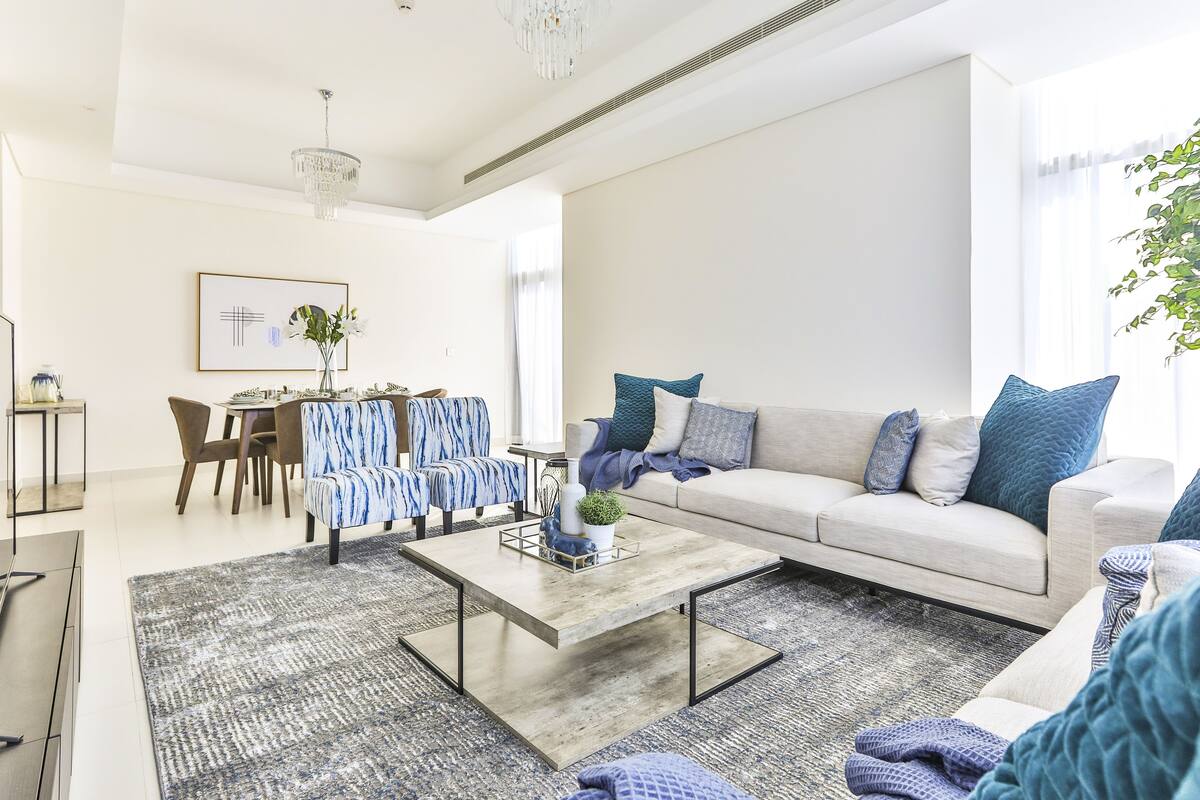 Appartamento Deluxe, 2 camere da letto, vista città | Area soggiorno | TV