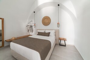 Apartment (Cave 2) | 1 bedroom, in-room safe, desk, blackout drapes - Echo Suites (Santorini)