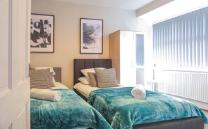 Casa empresarial | 5 habitaciones, decoración personalizada y muebles diferentes 