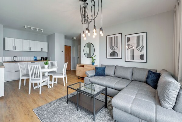 City Apartment | Hypo-allergenic bedding, individually decorated, individually furnished