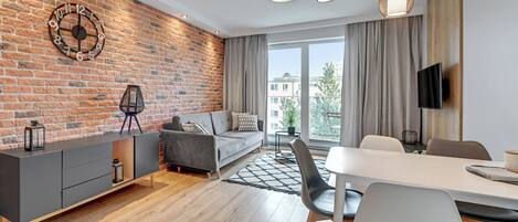 Family Apartment, 2 Bedrooms (213) | 2 bedrooms, hypo-allergenic bedding, individually decorated