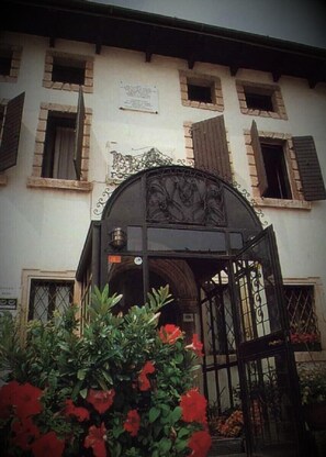 Entrée de l’hébergement