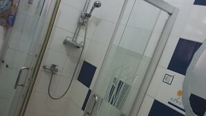 Unclassified image, 3 of 4, button - GREEN COURT HOTEL (Accra)
