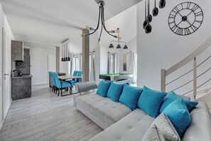 Premium Apartment | Hypo-allergenic bedding, individually decorated, individually furnished - Waterlane Riverside SPA, Pool & Gym by Downtown Apartments (Gdansk)