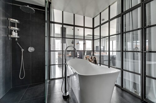 Waterlane Riverside SPA, Pool & Gym by Downtown Apartments