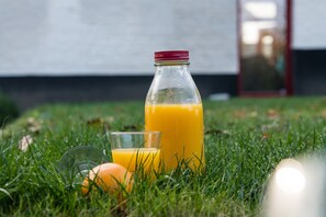 Desayuno buffet todos los días (EUR 18.00 por persona)