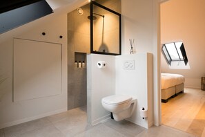 Bathroom shower - B&B Amelhof (Meise)