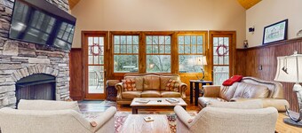 フルキッチン付きの川沿いの贅沢な家 - 釣りに最適！ 