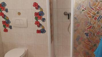 Towels, soap, shampoo, toilet paper