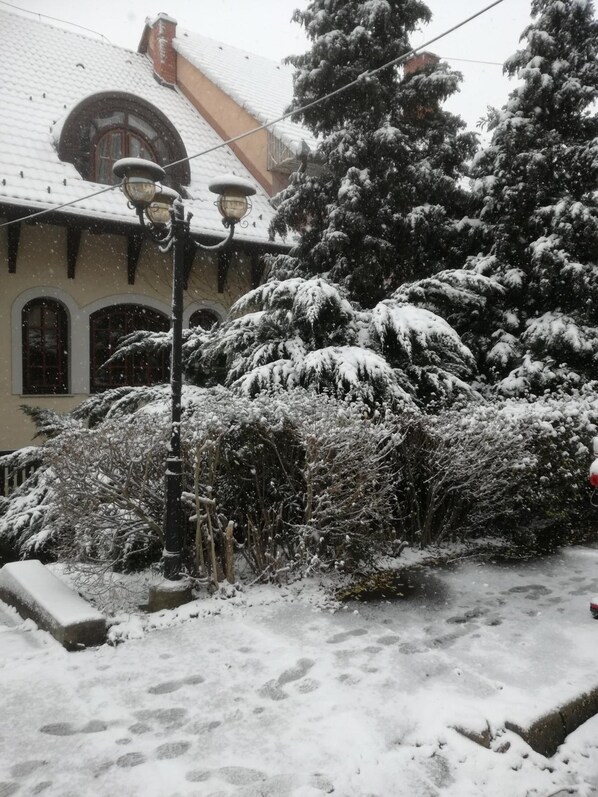 숙박 시설 구내