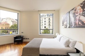 Căn hộ Deluxe, 1 phòng ngủ | 1 phòng ngủ, két bảo mật tại phòng, màn/rèm cản sáng, phòng cách âm