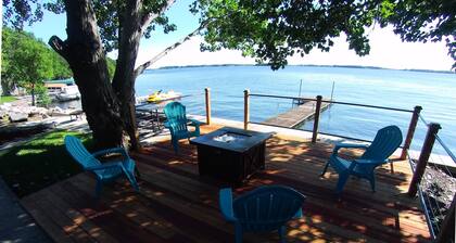 Beautifully Remodeled Lake Front Home ~ Includes Kayaks!