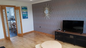 Unclassified image, 4 of 19, button - Dragon - Rosemount Apartment 3 Bed Home (Glasgow)