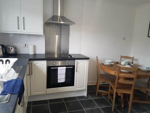 Basic Apartment | Private kitchen