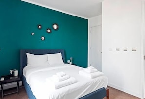 Free WiFi, bed sheets - Modern 2 Bed Apartment near the river (London)