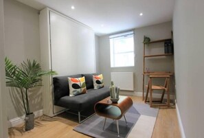 Apartment, 1 Bedroom, Non Smoking | Living area