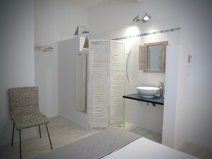 Bathroom - O 36 Rempart Sud B&B (Aigues-Mortes)