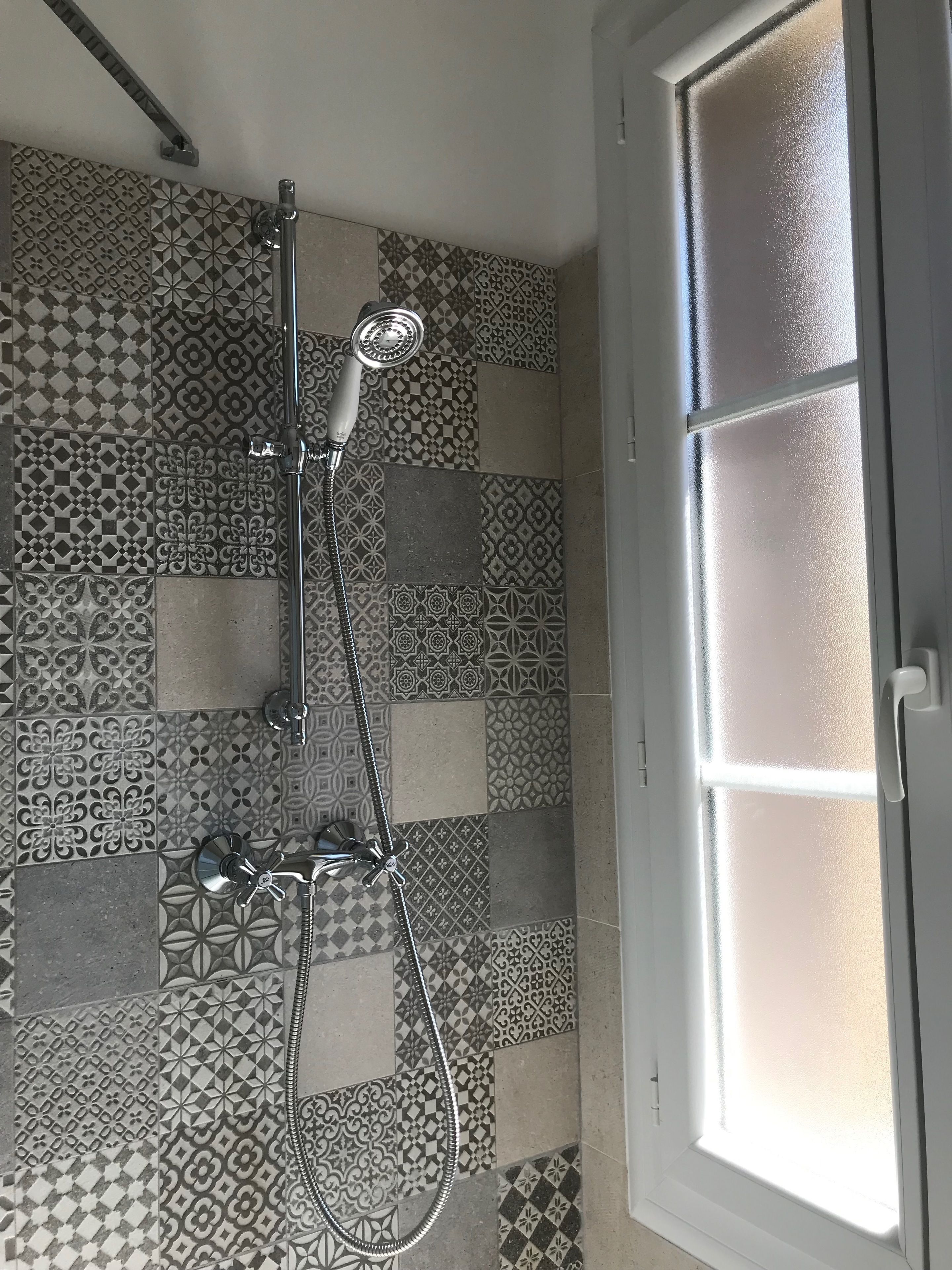 Quadruple Room | Bathroom shower