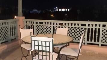 Apartment | Terrace/patio