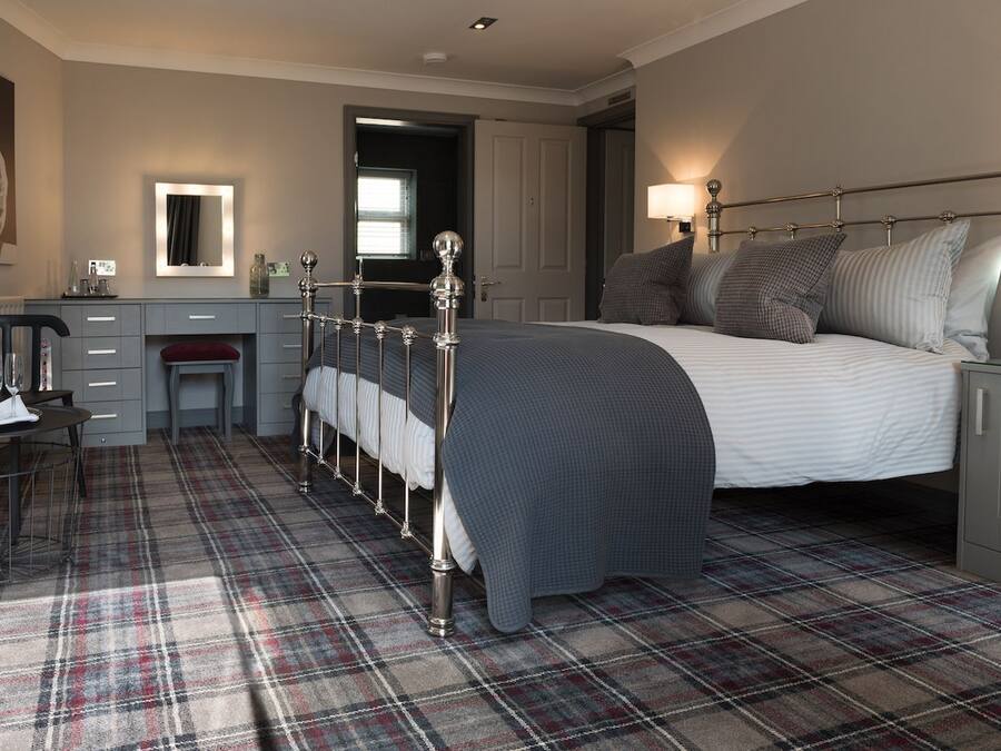 Spa Gill - Room 1 Deluxe Double Room | Premium bedding, WiFi (free), individually decorated