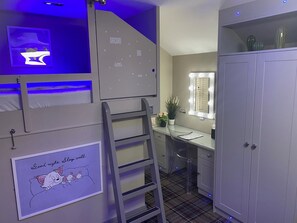 Skell Bank Room 6 -Deluxe Room | Premium bedding, individually decorated, individually furnished - The Sawley Arms (Ripon)