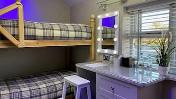 Bunk Bed, Colliers Far - Room 7 | 고급 침구, 각각 다른 스타일의 인테리어, 각각 다르게 가구 비치, 무료 WiFi