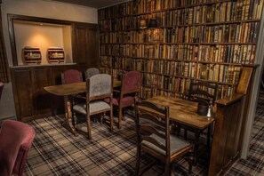 Serves lunch and dinner - The Sawley Arms (Ripon)