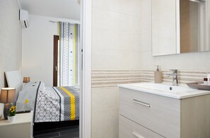 Hair dryer, towels - Villa CILENTIA Bed and Breakfast (Agropoli)