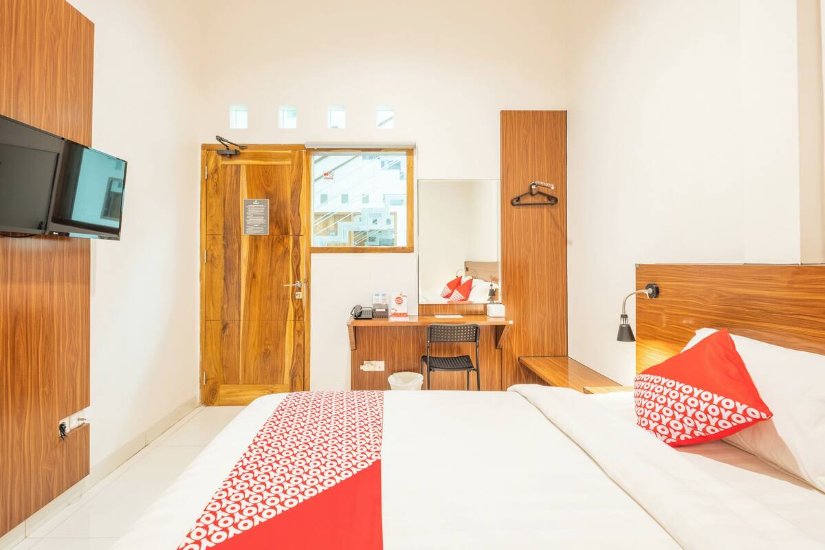 Deluxe Double Room | Free WiFi, bed sheets