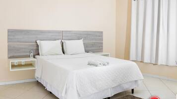 Frigobar, individualmente decorados, individualmente mobiliados