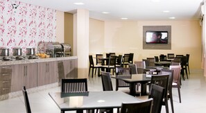 Free daily full breakfast 