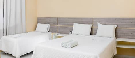 Camera con letto matrimoniale o 2 letti singoli | Minibar, con stile personalizzato, con arredamento individuale