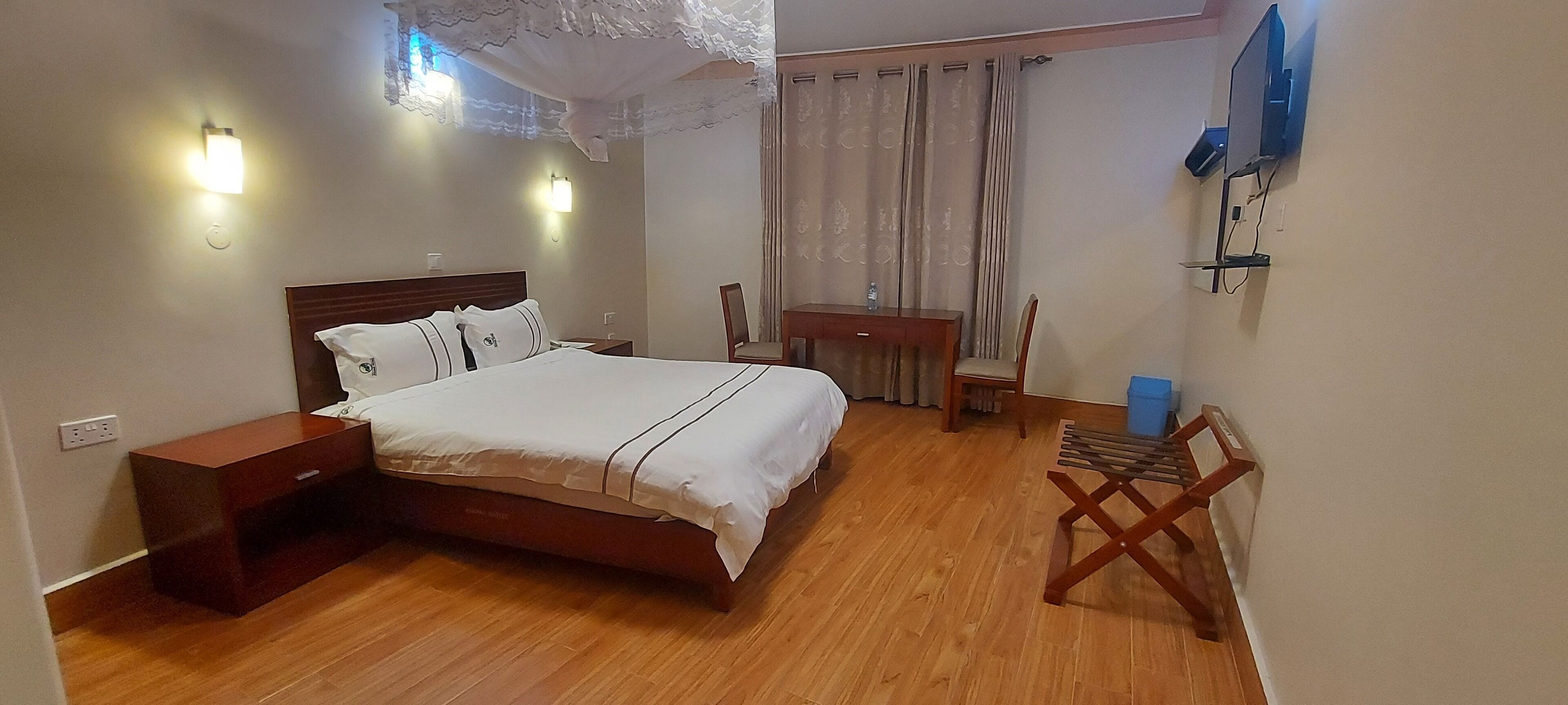 Deluxe Room | Desk, free WiFi, bed sheets