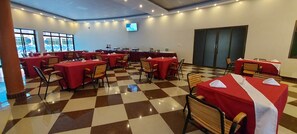 Breakfast, lunch and dinner served - Asamar Country Resort (Mbarara)