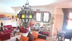 Villa | Living area | Flat-screen TV - Villa River Palm-Palmeraie-VLC-186 (Marrakech)