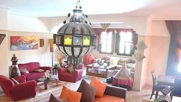 Villa | Área de sala de estar | Televisión de pantalla plana