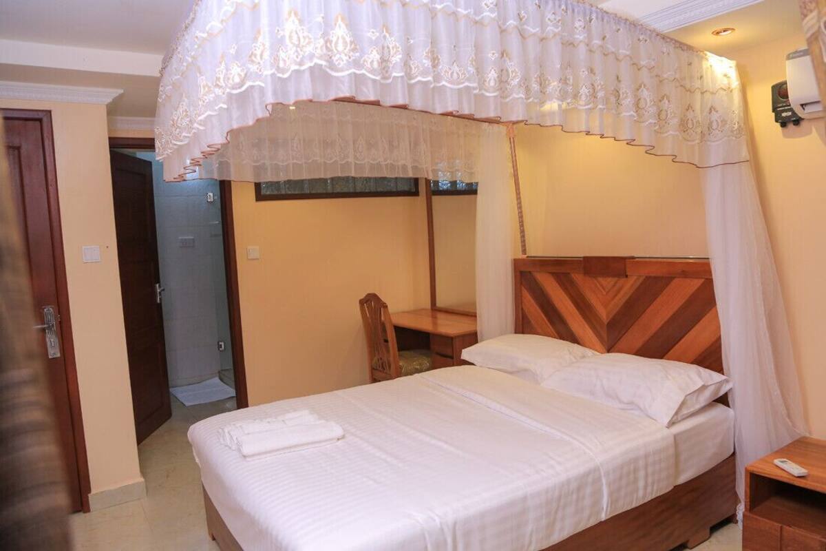 Meja kerja, kedap suara, tempat tidur bayi gratis, dan Wi-Fi gratis