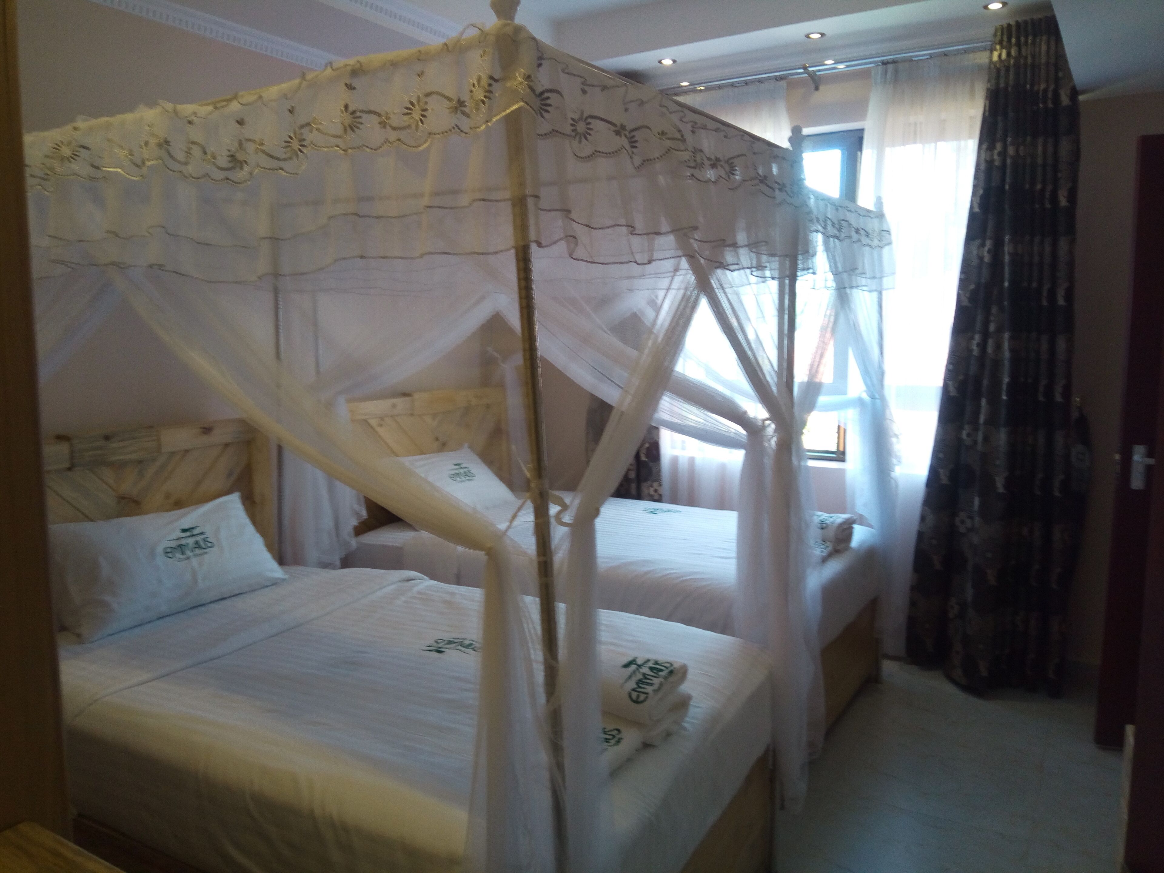 Executive Twin Room | Desk, soundproofing, free cots/infant beds, free WiFi