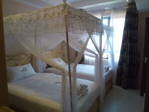 Executive Twin Room - Emmaus Guest House (Kampala)
