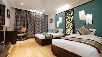 Classic Room | In-room safe, desk, soundproofing, iron/ironing board
