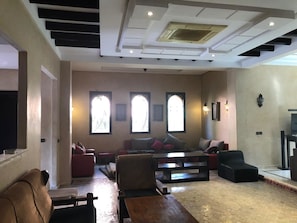 Villa | Living area | Flat-screen TV - Villa City Garden-Marrakech-VLC-260 (Marrakech)