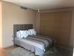 Villa | 4 bedrooms, iron/ironing board, WiFi, bed sheets