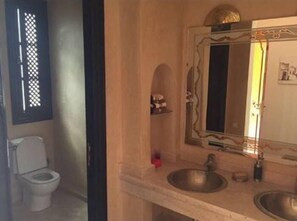 Villa | Bathroom | Shower, rainfall showerhead - Villa River PALM-MARRAKECH-VLC-261 (Marrakech)
