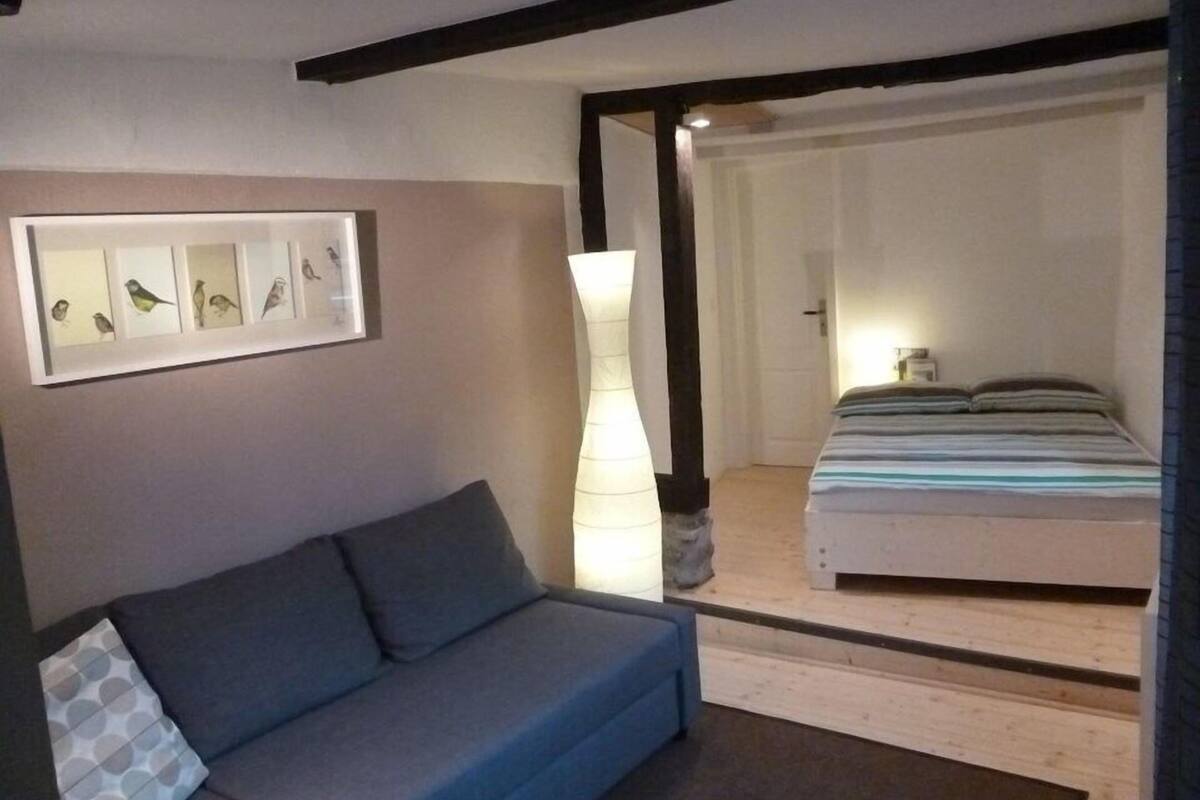 Apartment (weiß) | 1 bedroom, iron/ironing board, WiFi (free), individually decorated