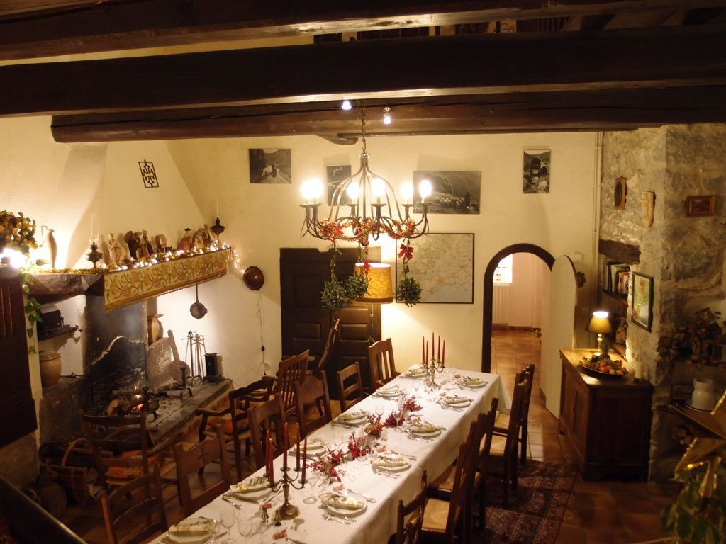 供應晚餐，地區料理