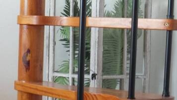 Double Room (Emerald) | Desk, iron/ironing board, free cribs/infant beds, rollaway beds