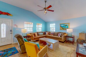 TV - Private Pool, Pet Friendly, Golf Cart Access, Close to Beach (Port Aransas)