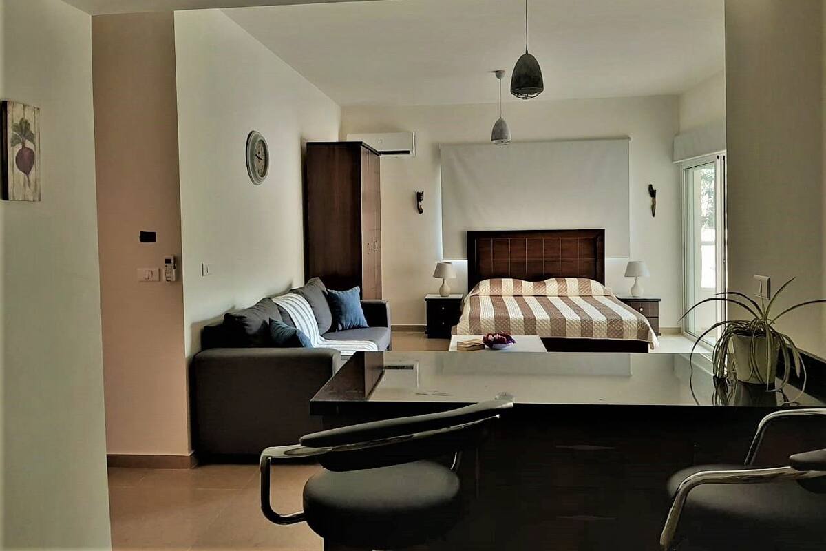 Apartment, 2 Bedrooms, Ocean View | Premium bedding, iron/ironing board (on request), WiFi (free)
